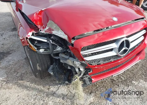 2016 Mercedes-Benz C 300 Luxury/Sport z USA, uszkodzony, nr VIN 55SWF4JB7GU102146